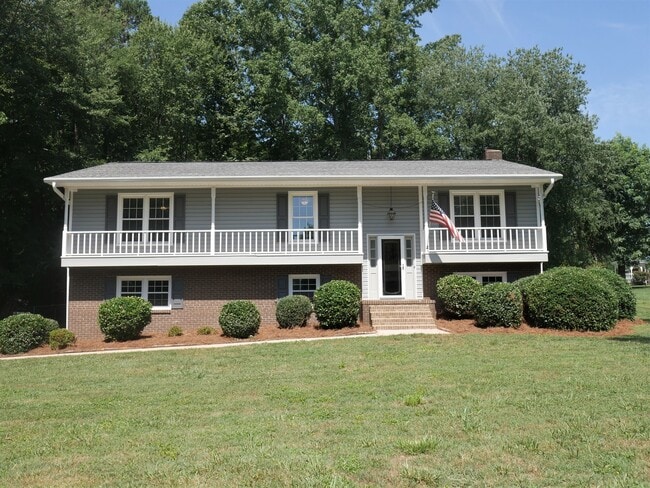property at 124 Woodburn Pl