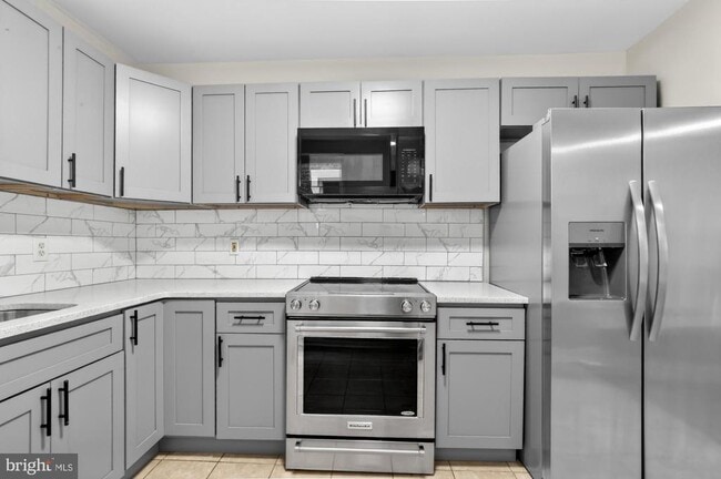 property at 1729 N Bambrey St