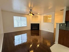 345 Abington Woods Dr in Aurora, IL - Building Photo - Building Photo