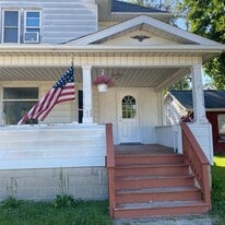 208 S Main St in Reading, MI - Building Photo