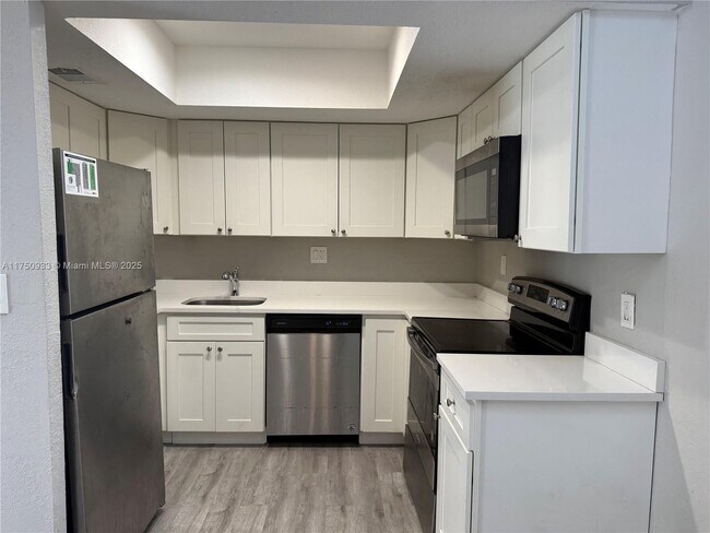 2205 NW 59th Ave in Lauderhill, FL - Building Photo - Building Photo
