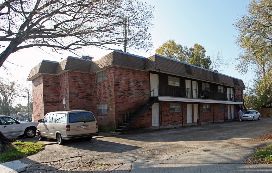 2500 Metairie Rd in Metairie, LA - Building Photo