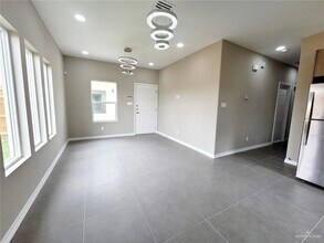 5901 Puffin Ave, Unit 4 in Palmhurst, TX - Building Photo - Building Photo