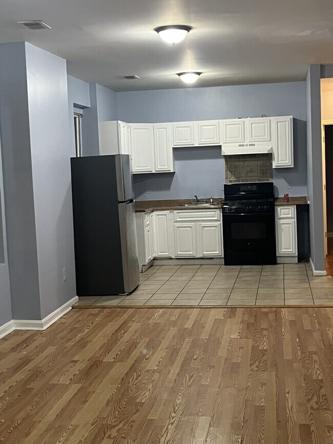 3400 E Baltimore St in Baltimore, MD - Building Photo - Building Photo