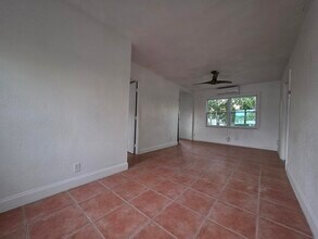 803 Selkirk St in West Palm Beach, FL - Building Photo - Building Photo