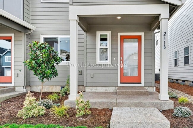 2618 Sawtelle Dr in Woodburn, OR - Building Photo - Building Photo