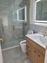 200 N Dearborn St in Chicago, IL - Foto de edificio - Building Photo