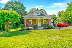29 Hazelhurst Ave in Watertown, CT - Building Photo