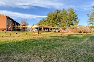 Countryside Estates in Roanoke, VA - Foto de edificio - Building Photo