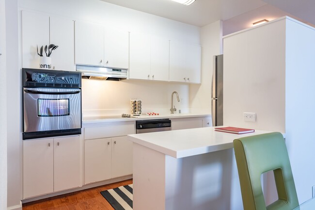 1333 Gough Apartments at Cathedral Hill in San Francisco, CA - Foto de edificio - Building Photo