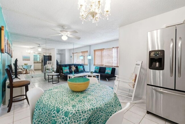 property at 1401 N 12th Ct