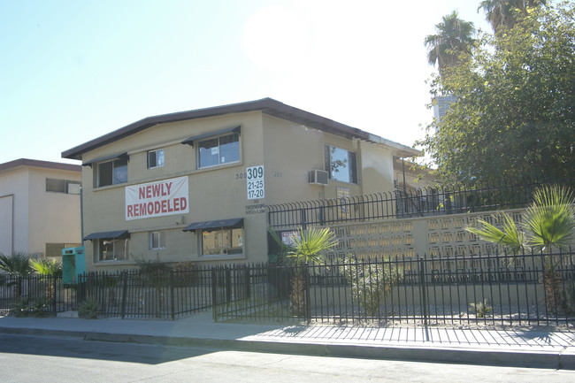 309 W Cincinnati Ave in Las Vegas, NV - Building Photo - Building Photo