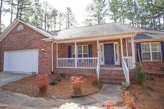 8 Moore Dr in Pinehurst, NC - Building Photo - Building Photo