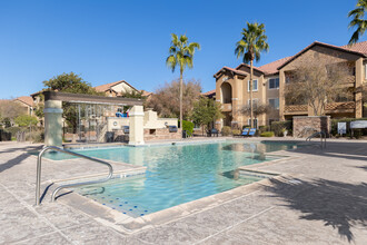 Tierra Pointe Apartments in Casa Grande, AZ - Building Photo - Building Photo