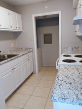 5245 Kimberlin Dr in Baker, LA - Foto de edificio - Building Photo