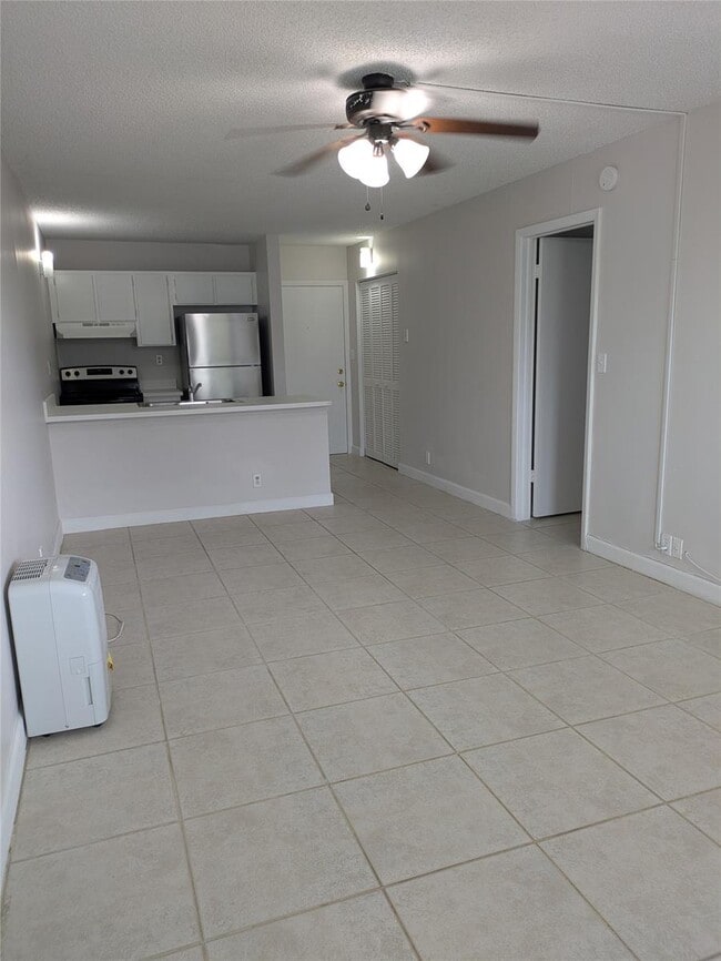 property at 2771 Riverside Dr
