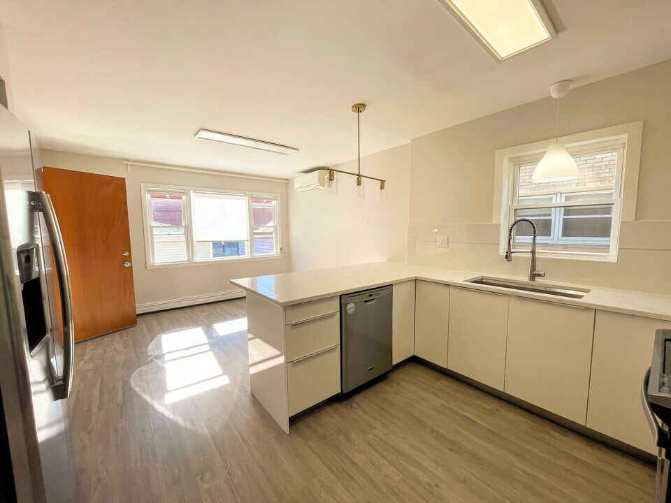 5009 W Gunnison St, Unit 1 in Chicago, IL - Foto de edificio