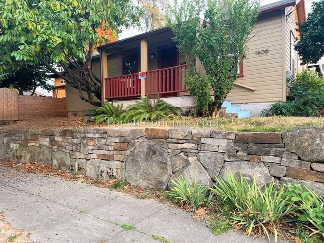 1406 NE Holman St in Portland, OR - Building Photo - Building Photo