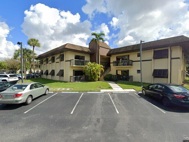 7925 SW 86th St in Miami, FL - Building Photo - Building Photo