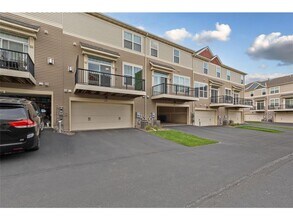 8397 Norwood Ln N in Maple Grove, MN - Foto de edificio - Building Photo