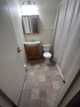 635 10th Ave in Fairbanks, AK - Foto de edificio - Building Photo