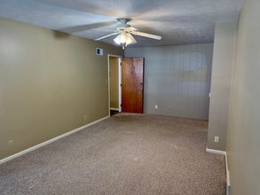 2205 Adams Ave in Huntington, WV - Foto de edificio - Building Photo