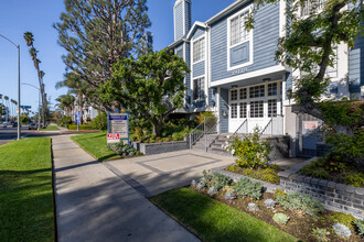 Sherman Way Apartments in Reseda, CA - Building Photo - Building Photo