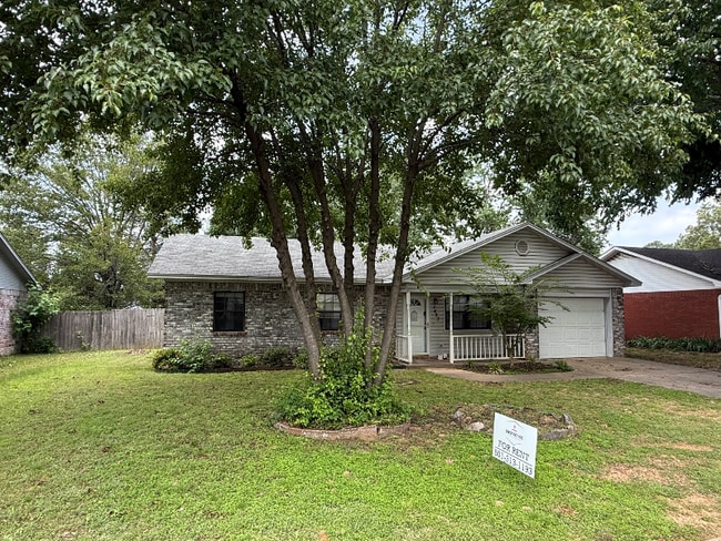 property at 1423 N Oswego Ave