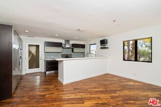 6441 Bryn Mawr Dr in Los Angeles, CA - Building Photo - Building Photo