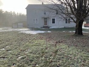 450 Main St in Fairfax, VT - Foto de edificio - Building Photo