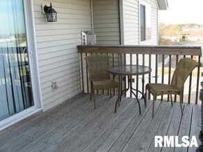 641 E 46th St in Davenport, IA - Foto de edificio - Building Photo