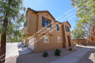9233 E Neville Ave in Mesa, AZ - Foto de edificio - Building Photo