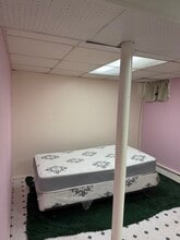 976 Jerusalem Ave, Unit Pet friendly in Uniondale, NY - Foto de edificio - Building Photo