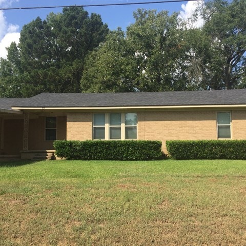 property at 201 S Rosanah St