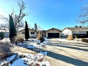 1024 N 74th Ave in Omaha, NE - Building Photo - Building Photo