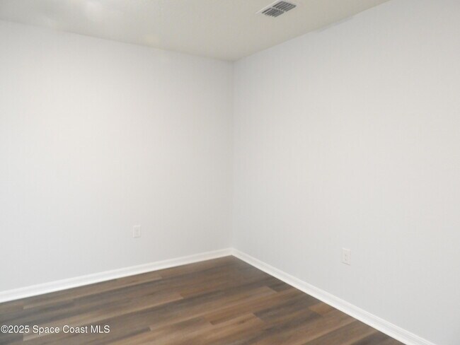821 Avalon St SE in Palm Bay, FL - Building Photo - Building Photo
