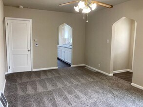 130 E 29th Ct in Des Moines, IA - Building Photo - Building Photo