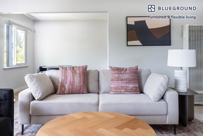 838 Roble Ave in Menlo Park, CA - Building Photo - Building Photo