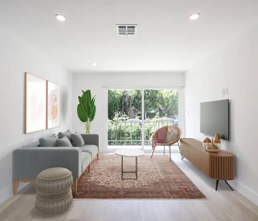 2136 Colby Ave in Los Angeles, CA - Building Photo