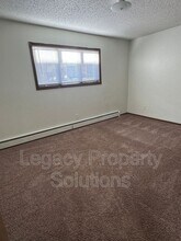 700 S 12th St in Bismarck, ND - Building Photo - Building Photo