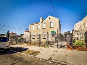 1733 Seminary Ave in Oakland, CA - Foto de edificio - Building Photo