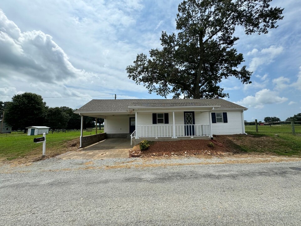 129 Rambo Rd in Sharon, TN - Building Photo