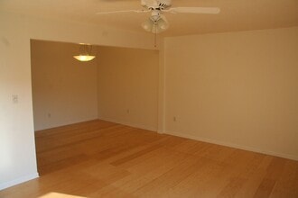 11015 Lake Ave, Unit 8 in Cleveland, OH - Building Photo - Building Photo