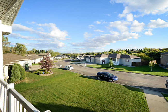 Terrace Pointe in Minot, ND - Building Photo - Building Photo