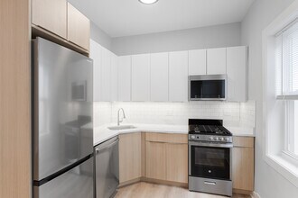 7600 N Sheridan Rd in Chicago, IL - Building Photo - Building Photo