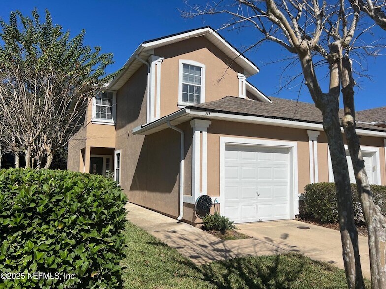 385 Scrub Jay Dr in St. Augustine, FL - Foto de edificio