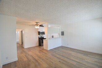 12255 Burbank Blvd in Los Angeles, CA - Building Photo - Building Photo