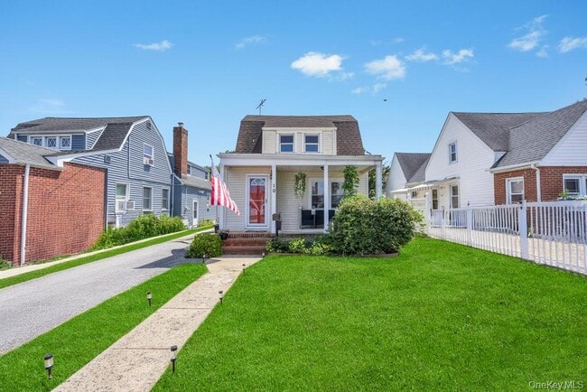 property at 10 Dorothy Ct