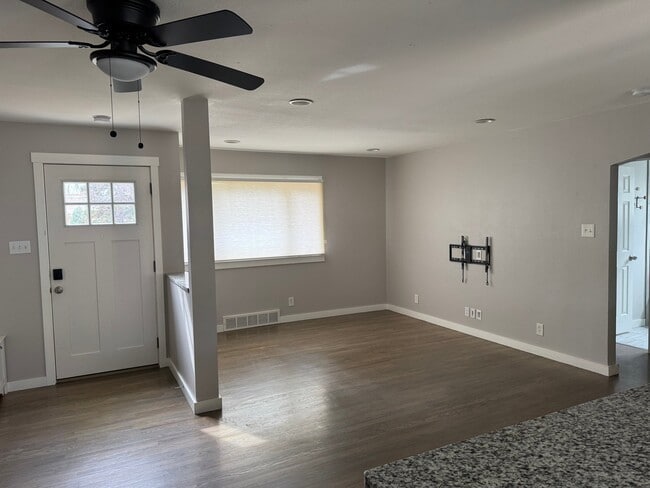 1216 Kingston St in Aurora, CO - Building Photo - Building Photo