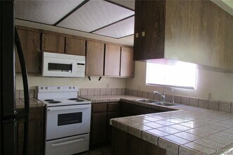 1085 Chaparral Dr in Bullhead City, AZ - Building Photo - Building Photo